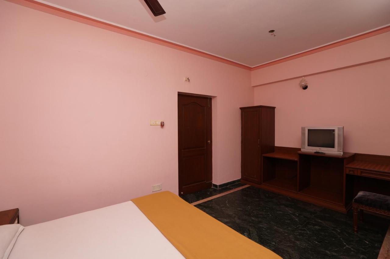 Lloyds Serviced Apartments,Krishna Street,T Nagar Chennai Extérieur photo