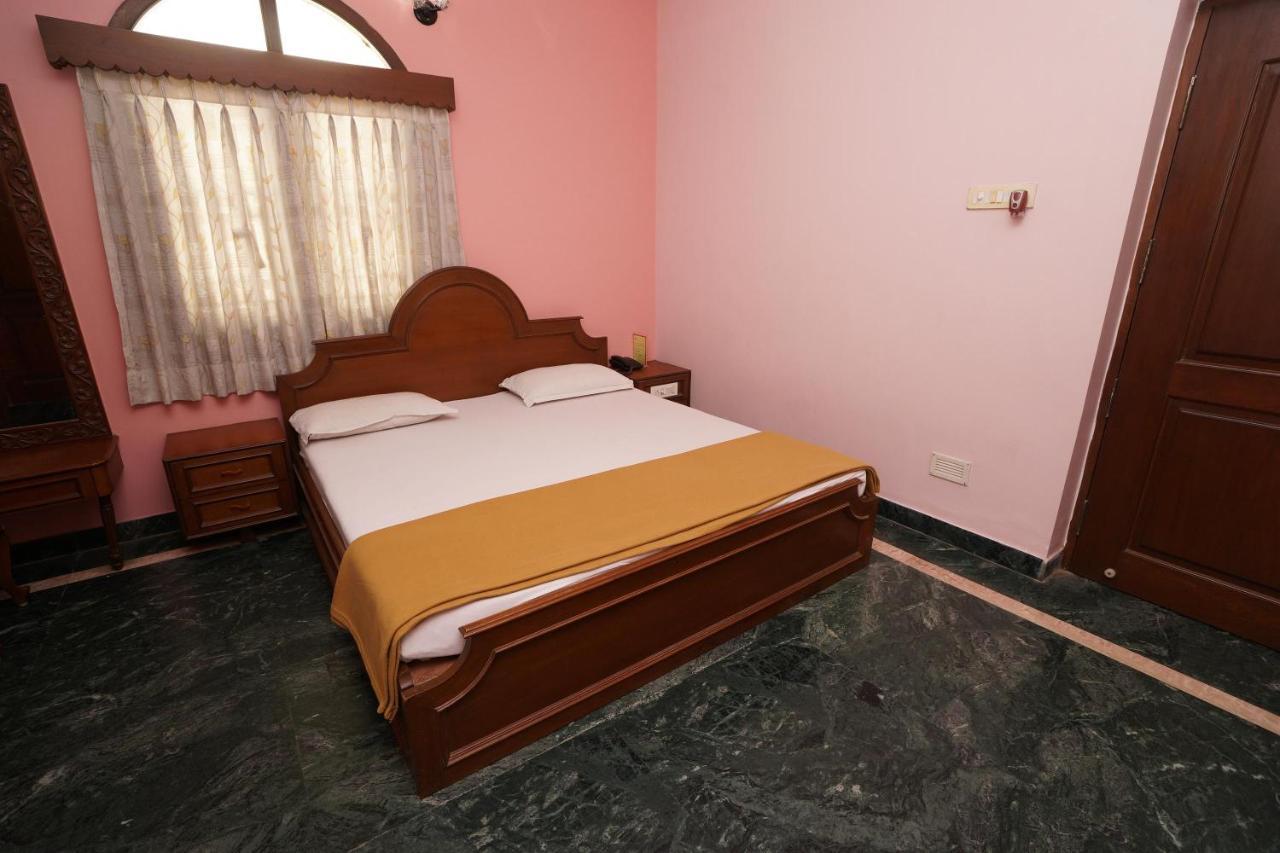 Lloyds Serviced Apartments,Krishna Street,T Nagar Chennai Extérieur photo