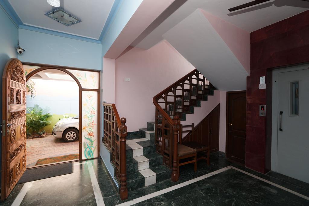 Lloyds Serviced Apartments,Krishna Street,T Nagar Chennai Extérieur photo
